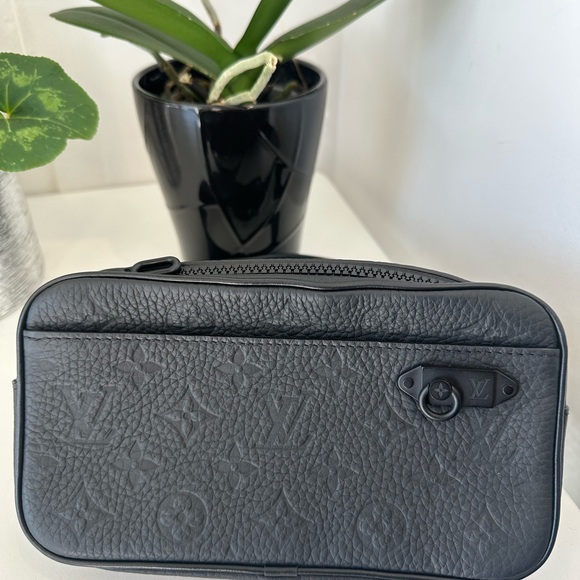 Louis Vuitton Black Pochette Volgar Bag - Picture 1 of 6
